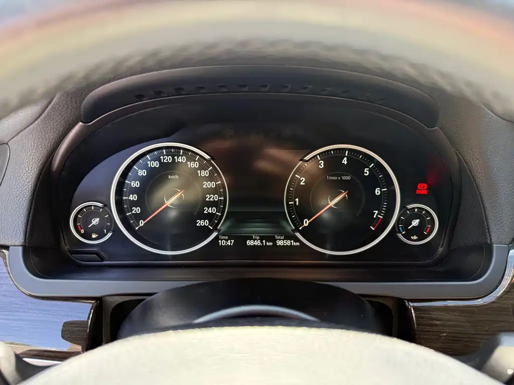 BMW 7 Series — миниатюра 14