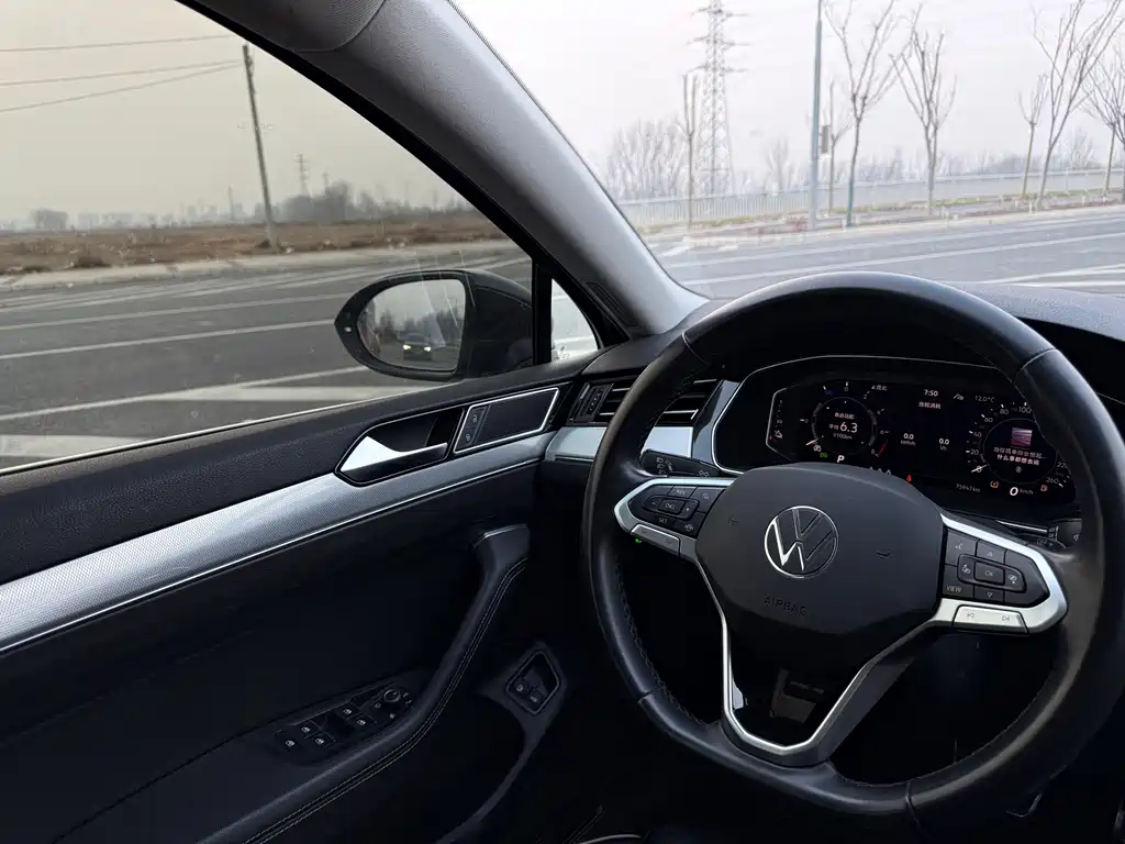 VOLKSWAGEN MAGOTAN GTE PLUG IN HYBRID