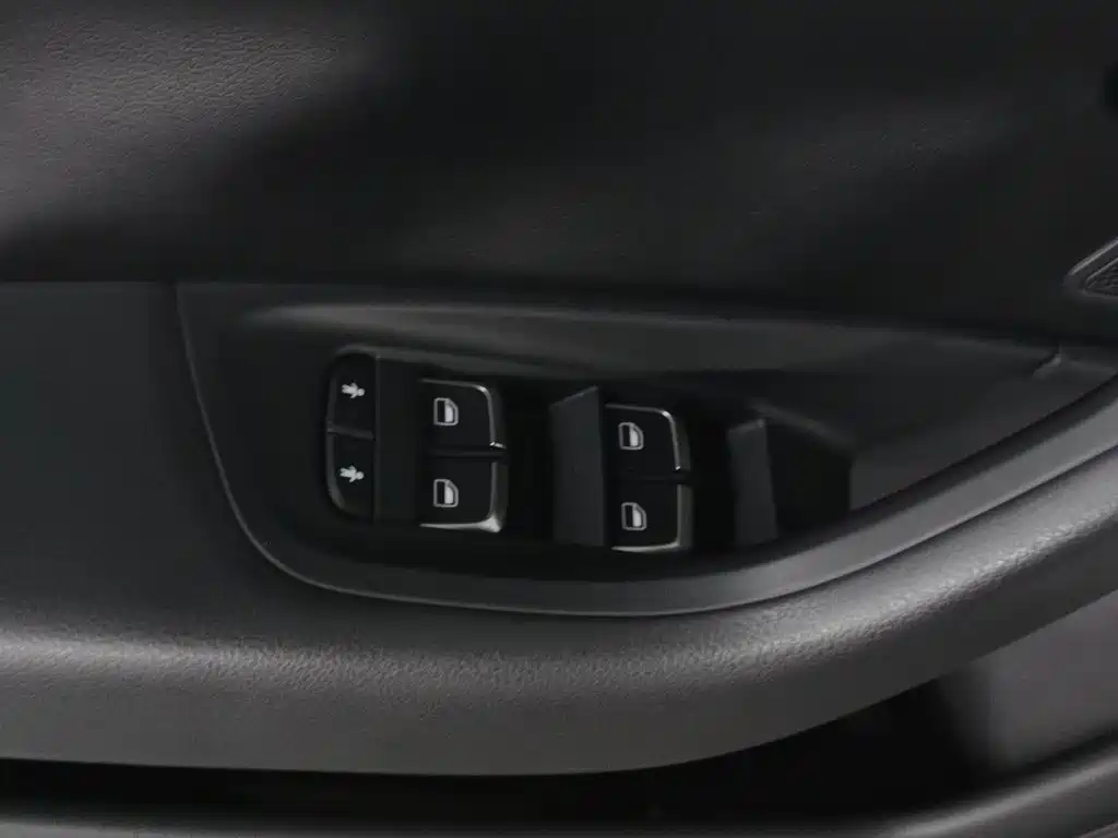 Audi A6L — миниатюра 9