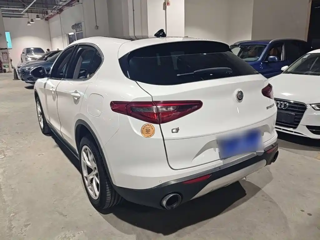 Alfa Romeo Stelvio — миниатюра 5