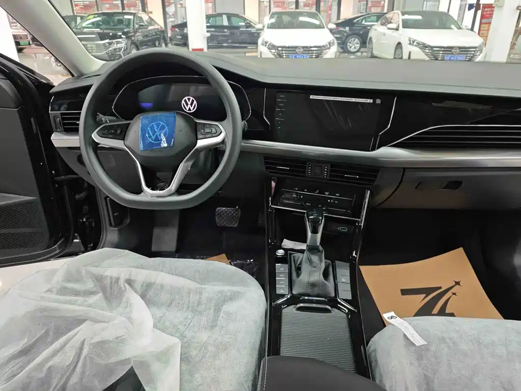 Volkswagen 帕萨特插电混动 — миниатюра 15