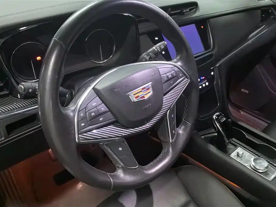 CADILLAC XT5