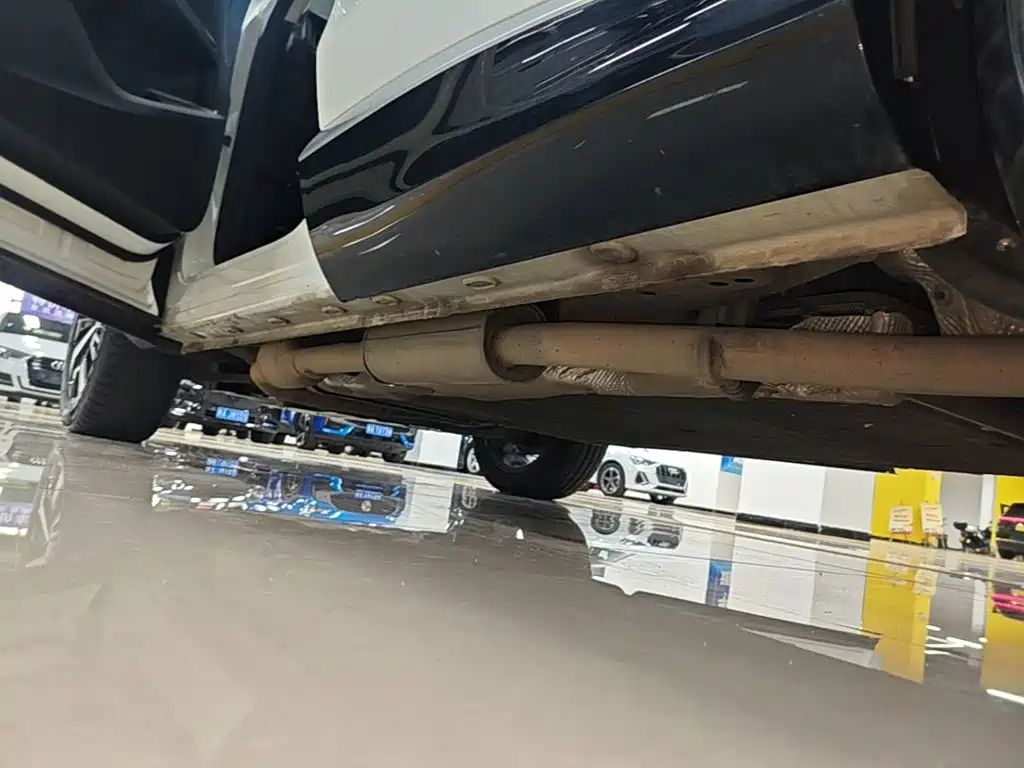 Roewe D5X DMH — миниатюра 22
