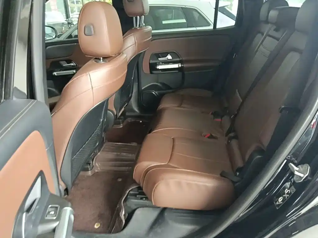Mercedes-Benz GLB — миниатюра 17