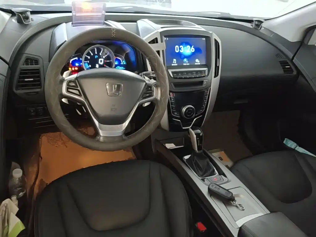 Luxgen U6 — миниатюра 10