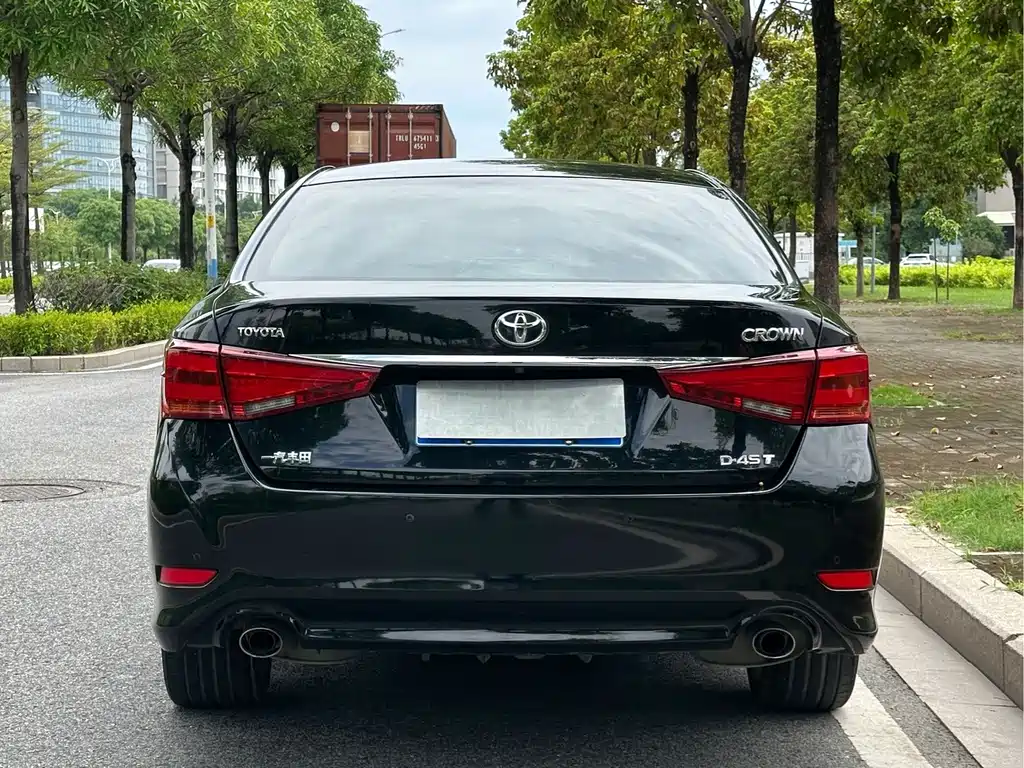 Toyota Crown — миниатюра 12