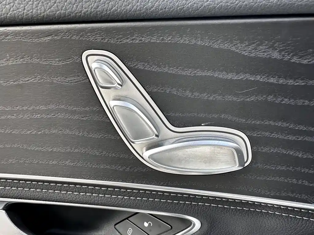 Mercedes-Benz C-Class — миниатюра 13