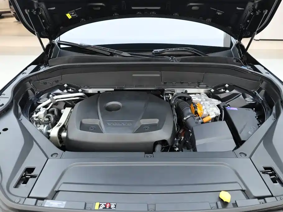 VOLVO XC90 PLUG IN HYBRID