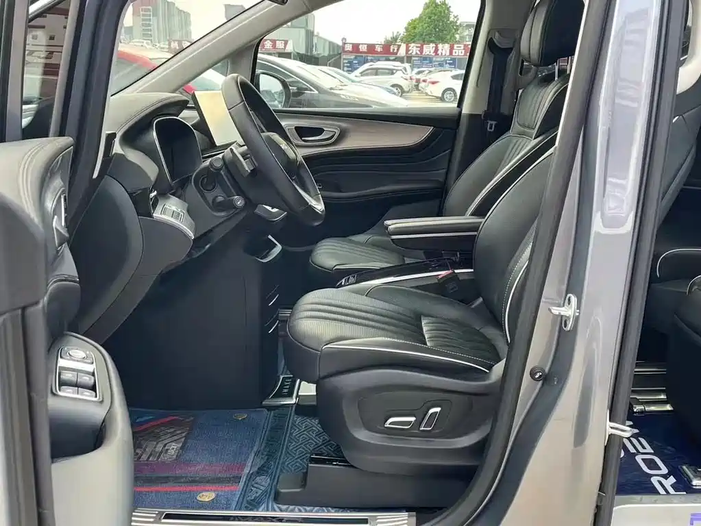 Roewe iMAX8 — миниатюра 4