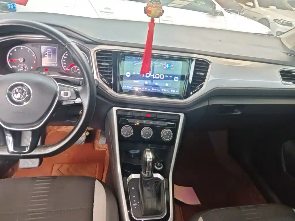 Volkswagen T-Roc — миниатюра 13