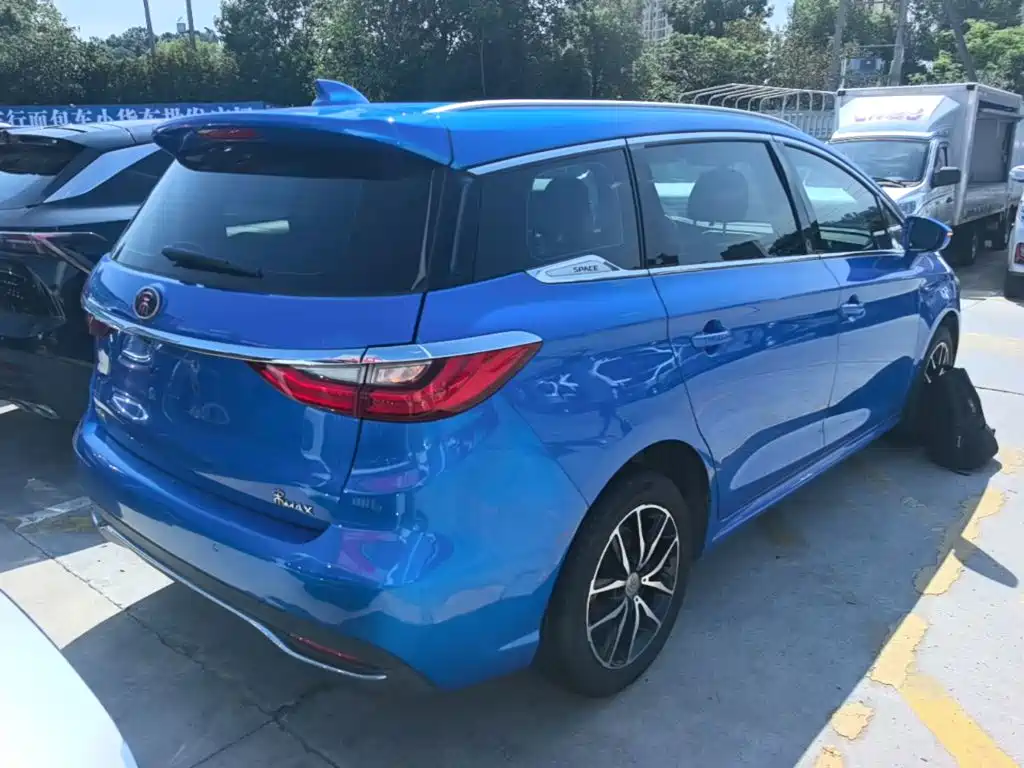 BYD MAX — миниатюра 7