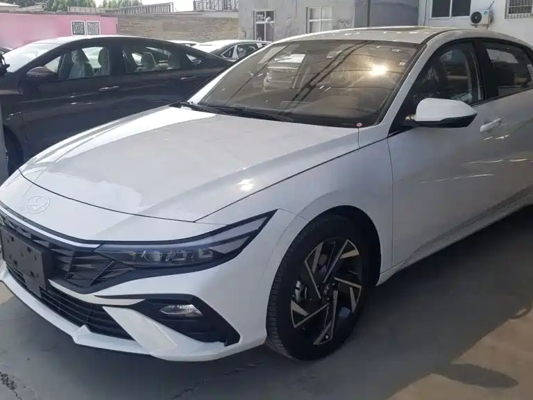 Hyundai Elantra — миниатюра 2