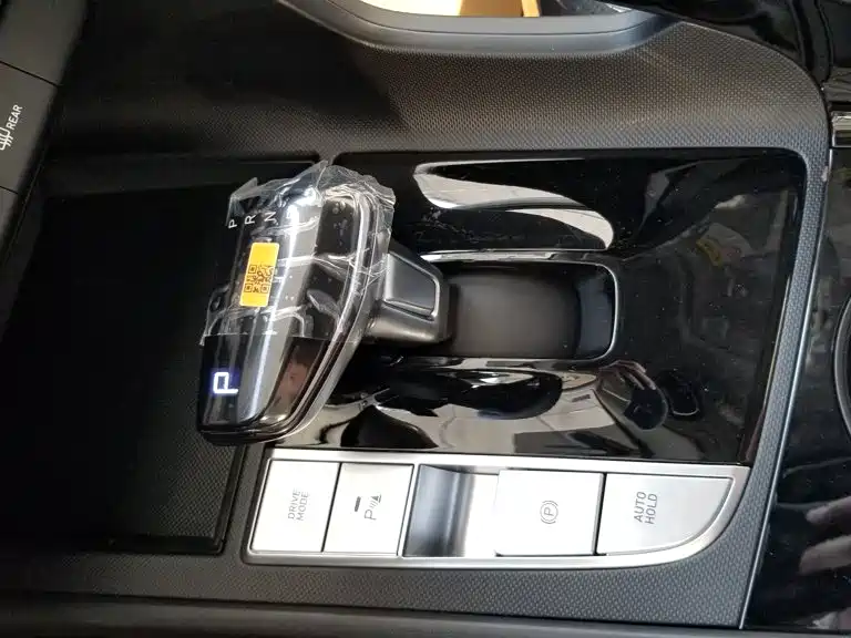 Hyundai Elantra — миниатюра 14