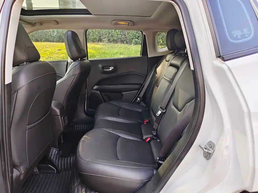 Jeep Compass — миниатюра 11