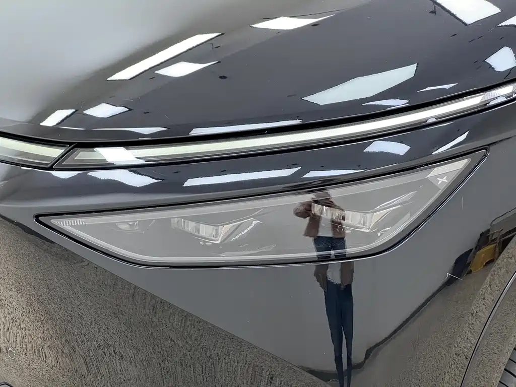 XPeng X9 — миниатюра 8