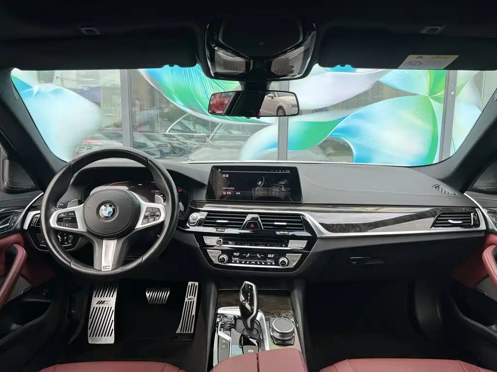 BMW 5 Series — миниатюра 10