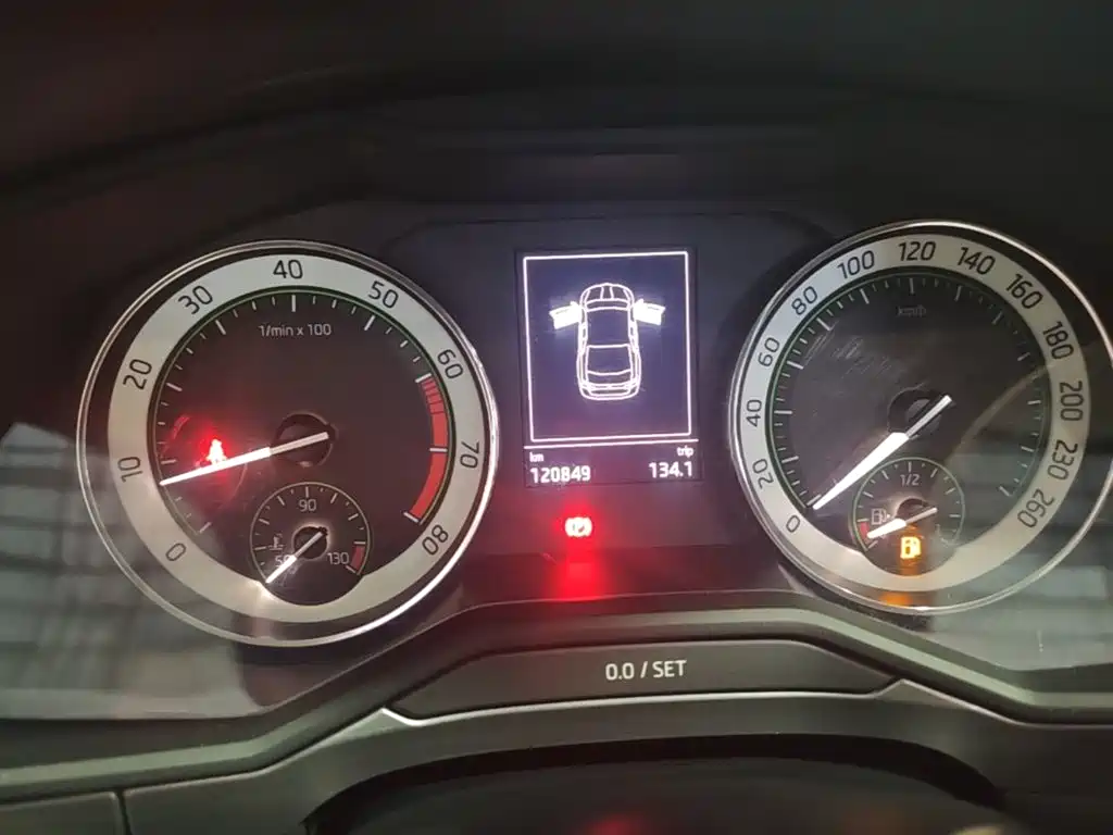 Skoda Superb — миниатюра 12