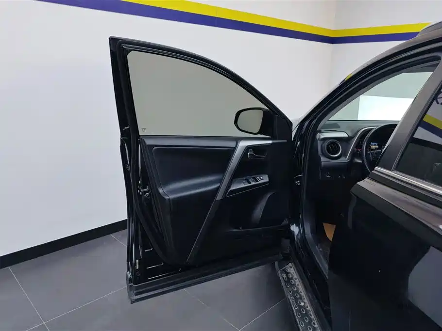 TOYOTA RAV4 RONGFANG