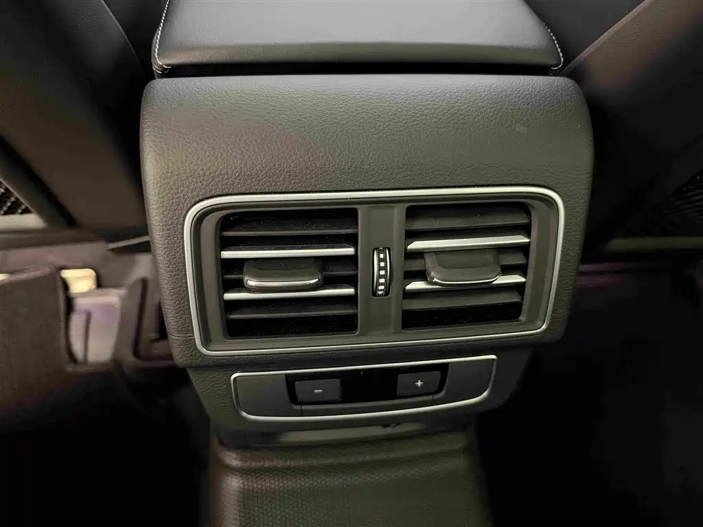 Audi Q5L — миниатюра 10