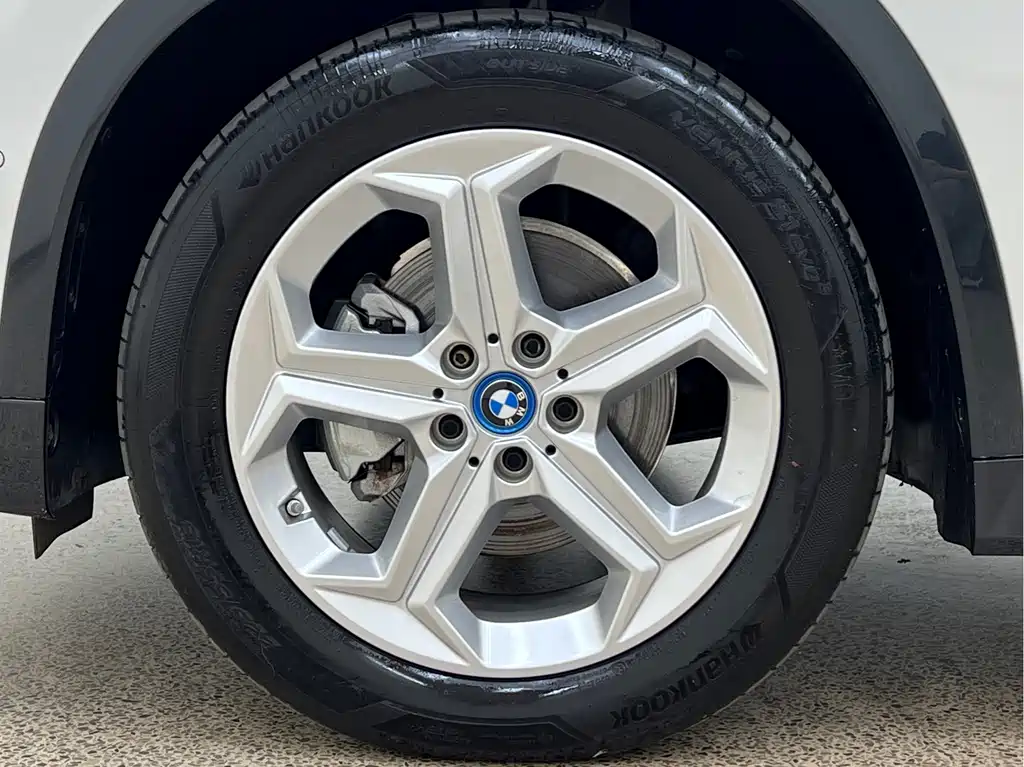BMW iX1 — миниатюра 10