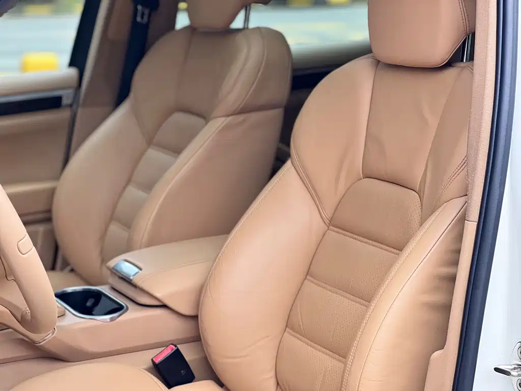 Porsche Cayenne — миниатюра 8