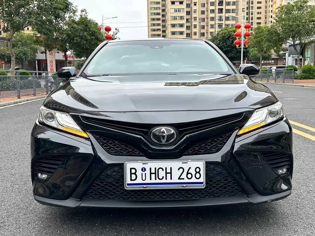 Toyota Camry — миниатюра 2