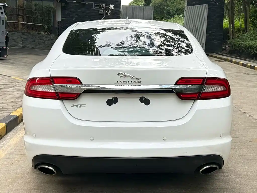 Jaguar XF — миниатюра 9