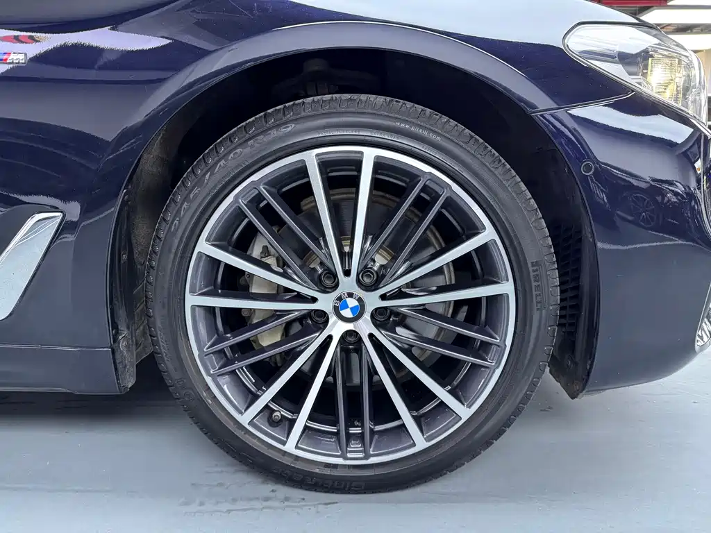 BMW 5 Series — миниатюра 22