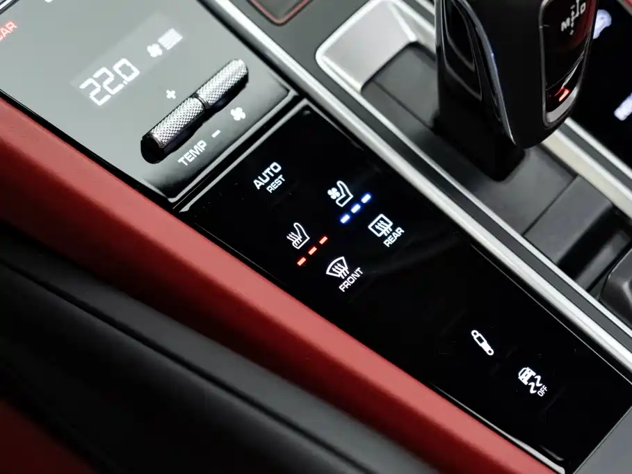 Porsche Cayenne Hybrid — миниатюра 24