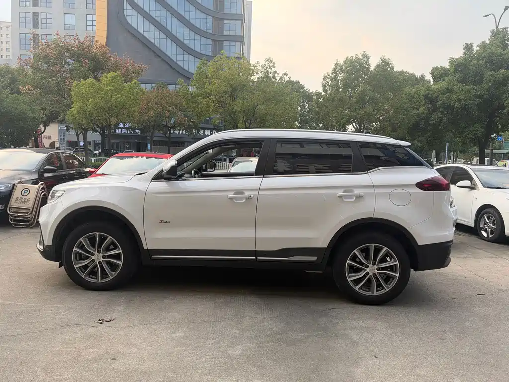 Geely Boyue — миниатюра 16