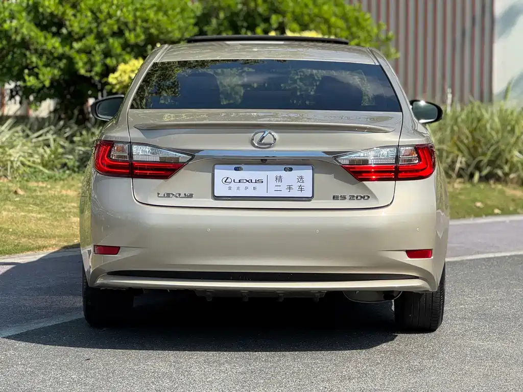 Lexus ES — миниатюра 14