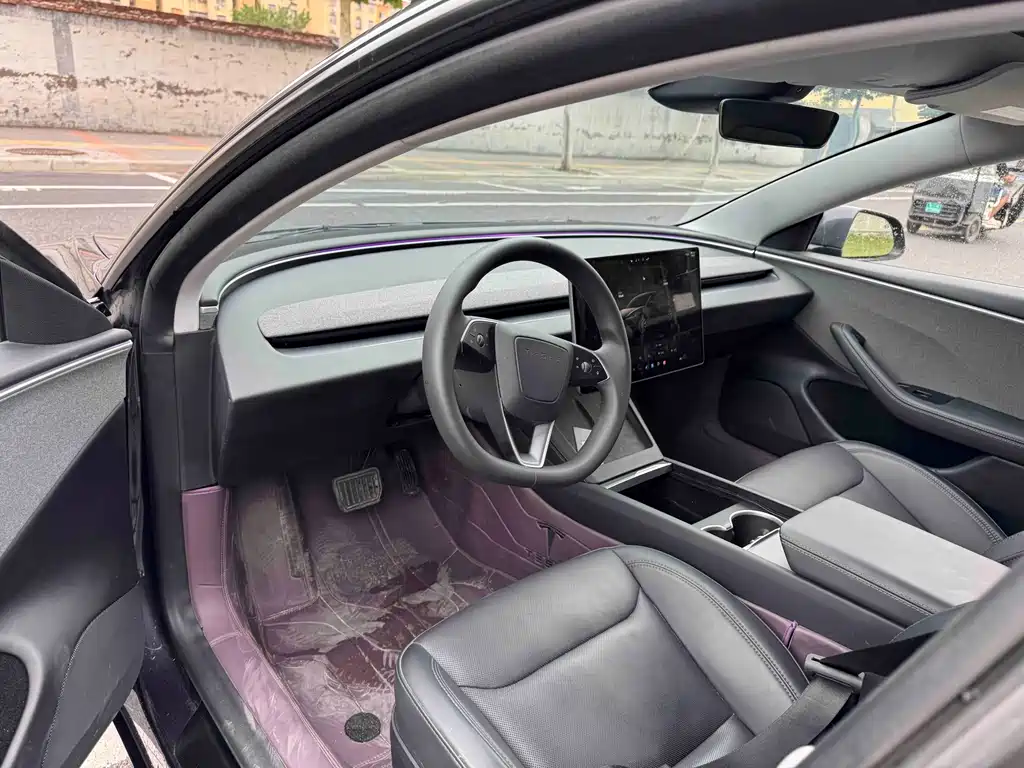 Tesla Model 3 — миниатюра 4