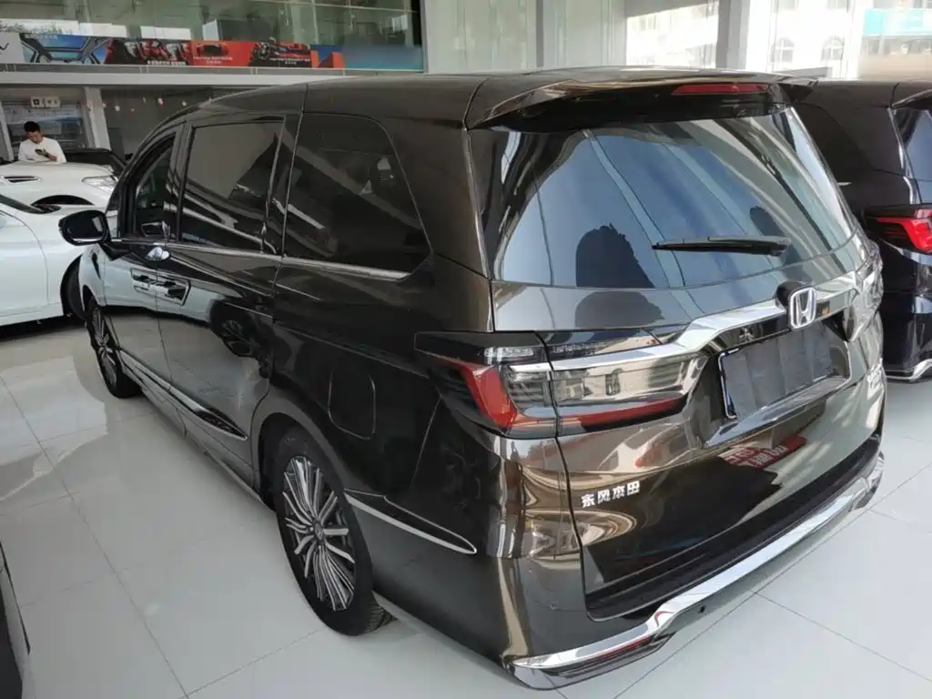Honda Elysion — миниатюра 5