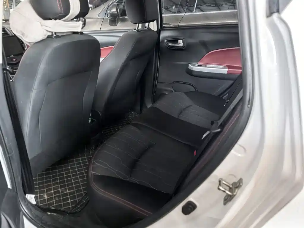 Changan EV — миниатюра 6