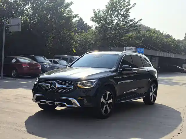 MERCEDES-BENZ GLC