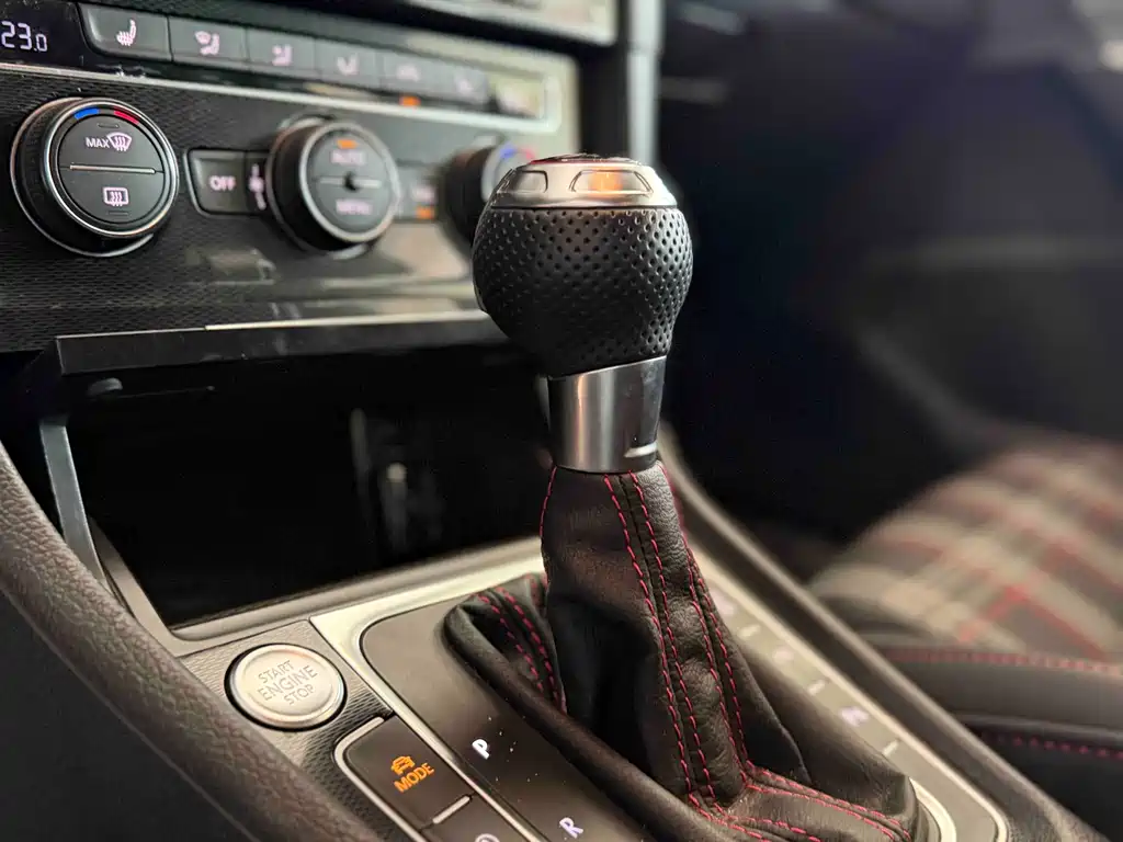 Volkswagen Golf GTI — миниатюра 9