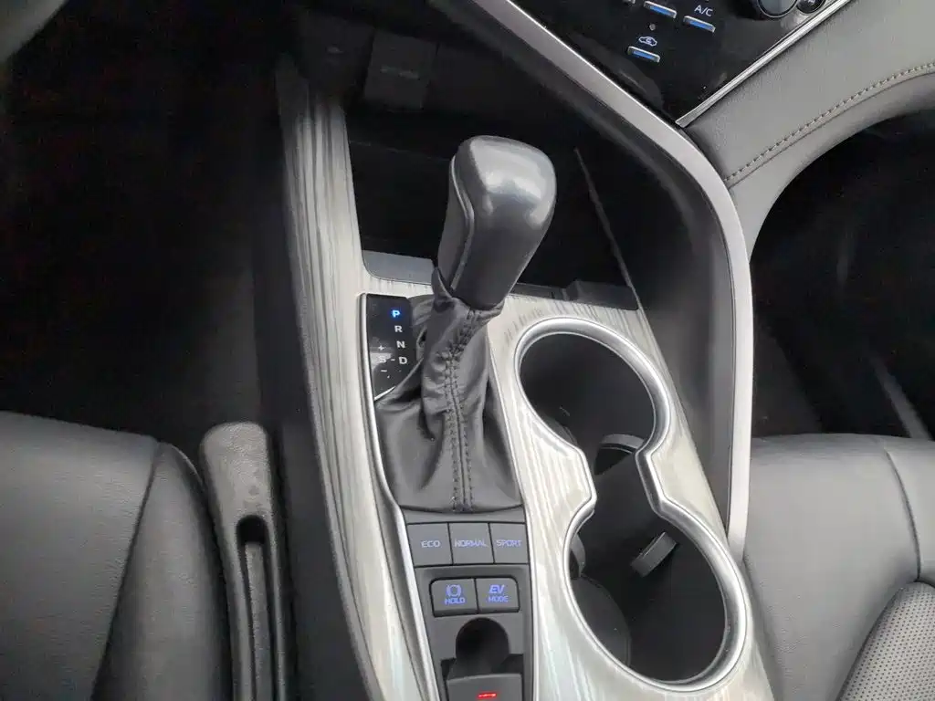 Toyota Camry — миниатюра 13