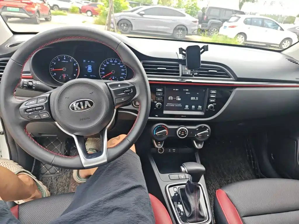 Kia KX Cross — миниатюра 10