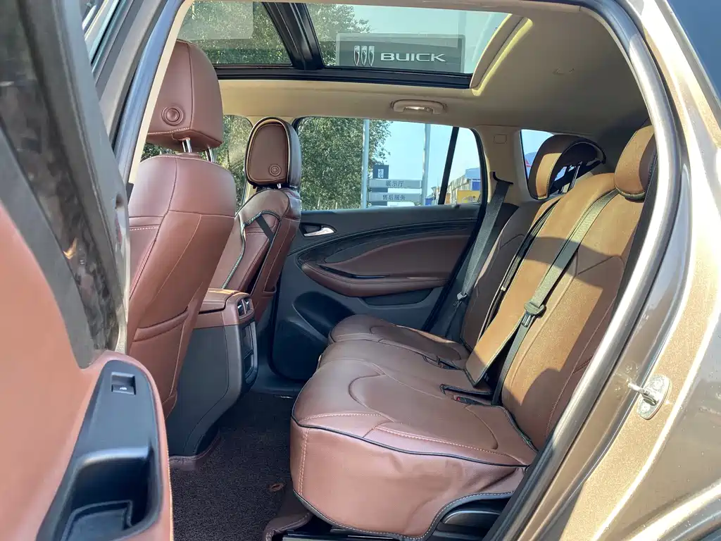 Buick Envision Plus — миниатюра 10