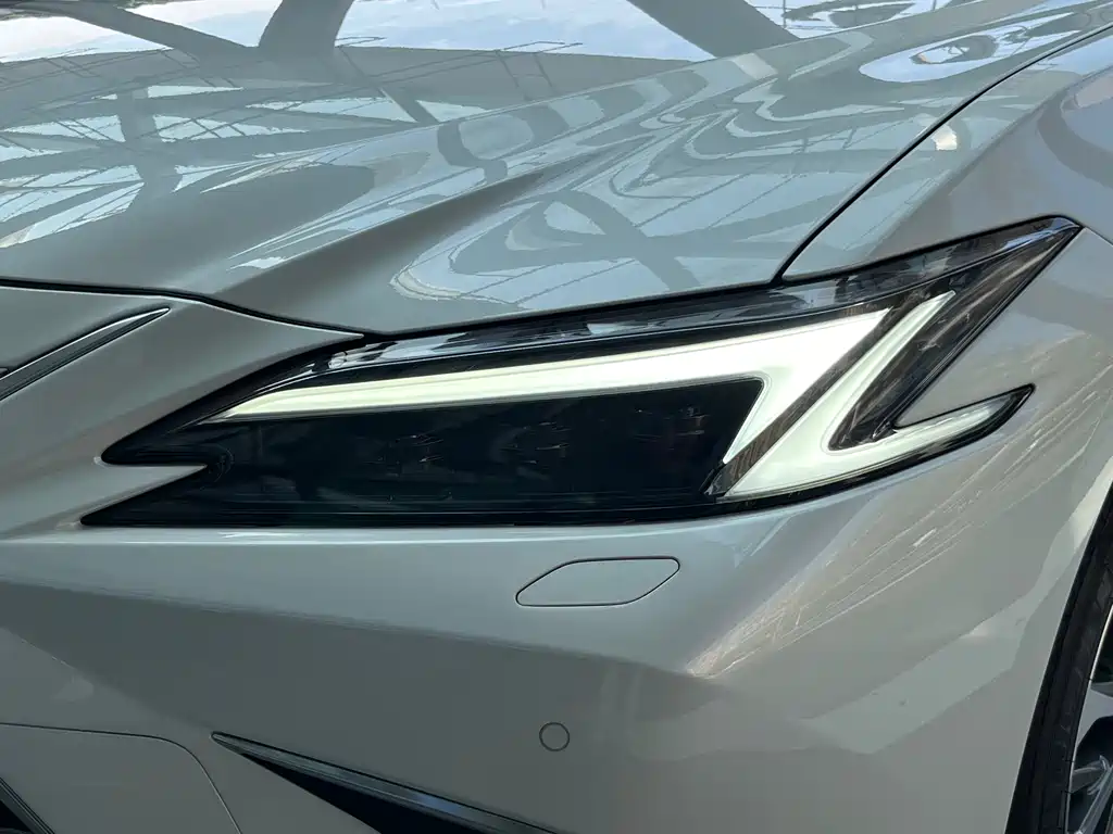 Lexus ES — миниатюра 21