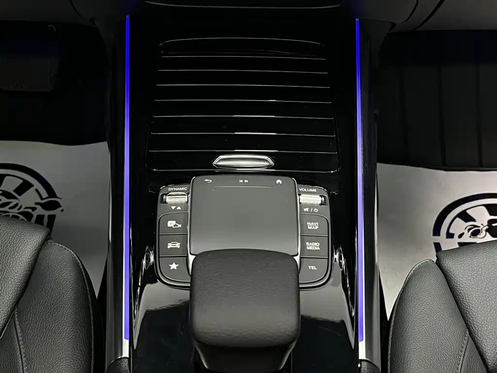 Mercedes-Benz GLA — миниатюра 31