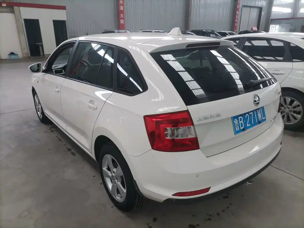 Skoda Rapid Spaceback — миниатюра 5