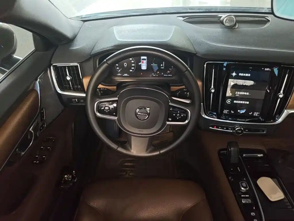 Volvo S90 PHEV — миниатюра 15
