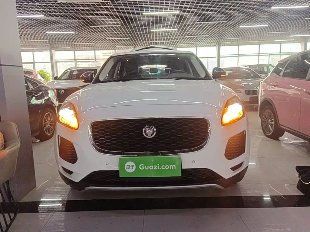 Jaguar E-PACE — миниатюра 3