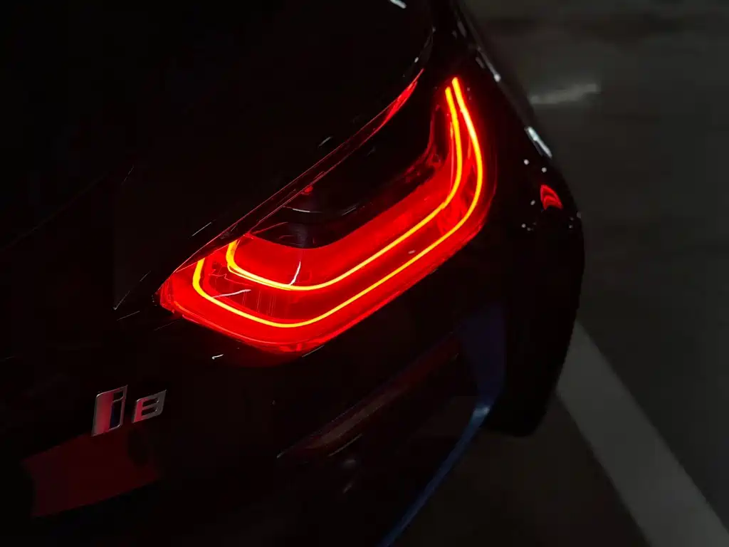 BMW i8 — миниатюра 15