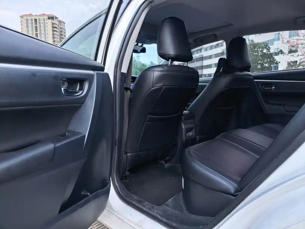 Toyota Corolla Hybrid — миниатюра 4