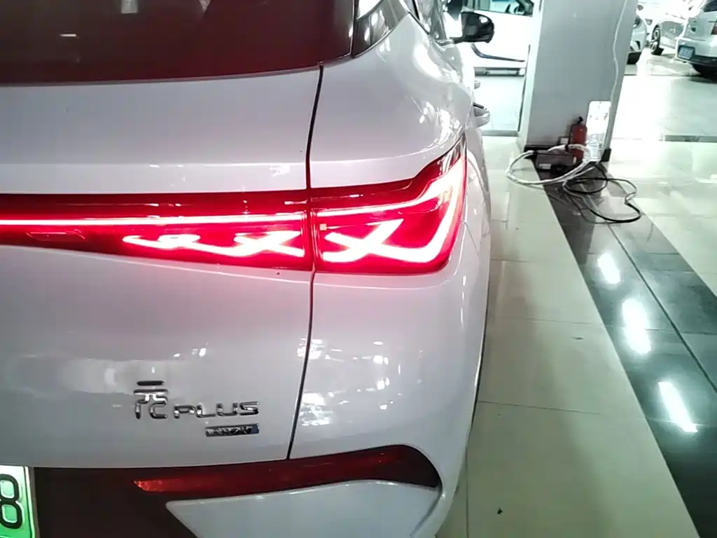 BYD Yuan Plus — миниатюра 8