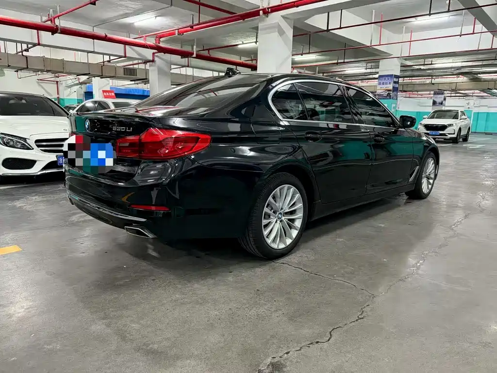 BMW 5 Series — миниатюра 9