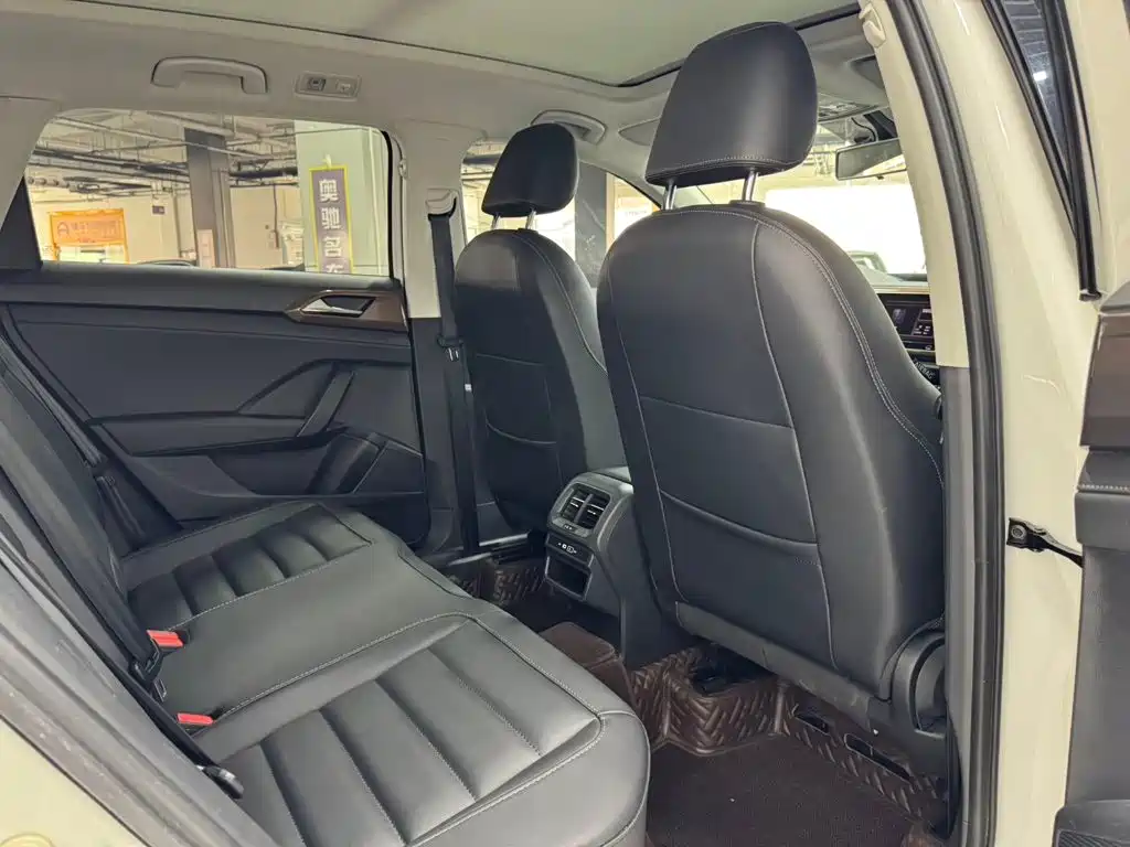 Volkswagen Tharu — миниатюра 10