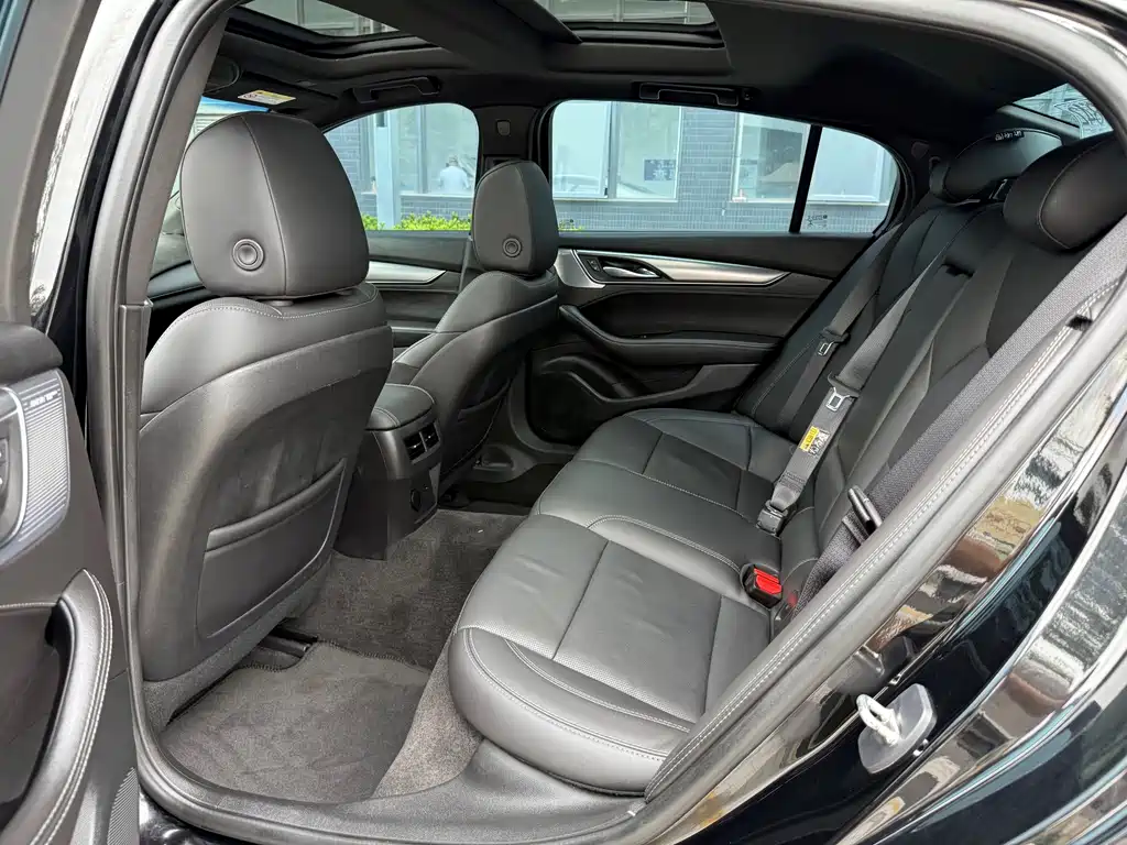 Cadillac CT5 — миниатюра 12